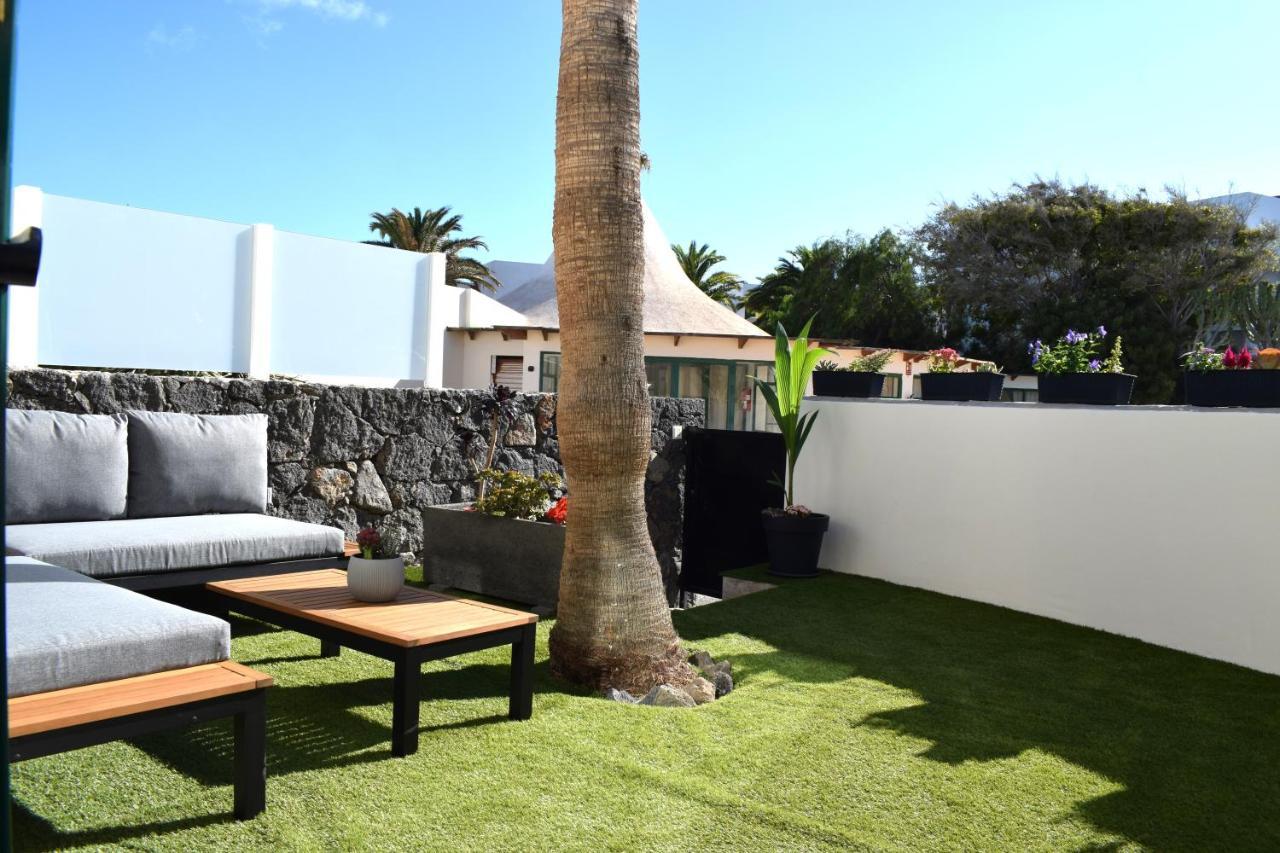La Palmera: Beachfront With Pool View Costa Teguise