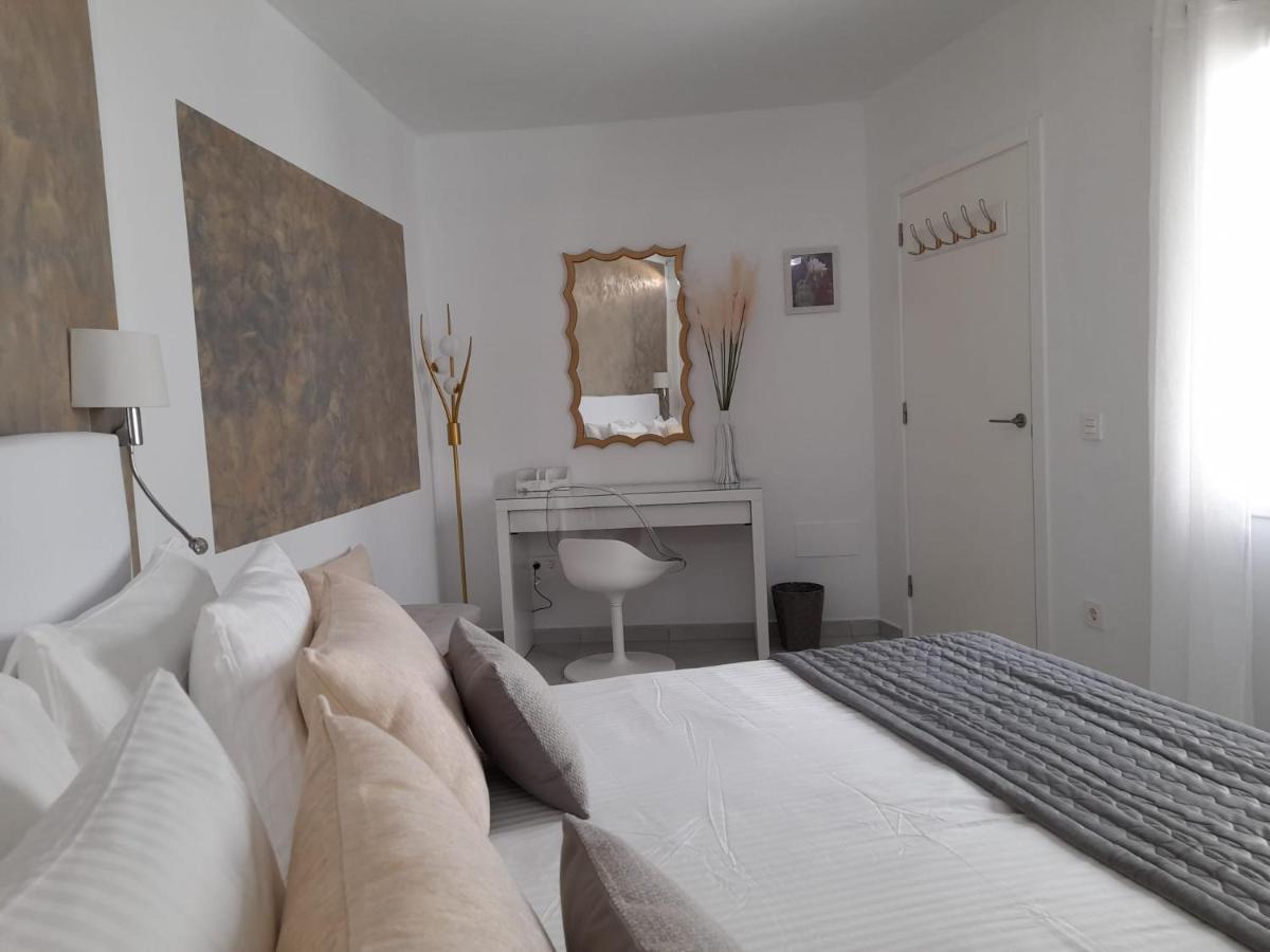 La Palmera: Beachfront With Pool View *