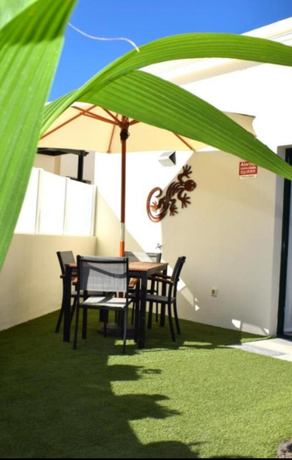 La Palmera: Beachfront With Pool View * Costa Teguise